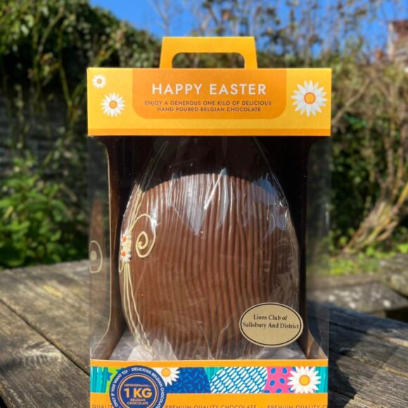 🍫 WIN A KILO OF CHOCOLATE THIS EASTER!